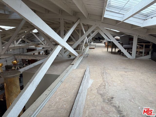 2252 W Washington Boulevard, Los Angeles, CA 90018