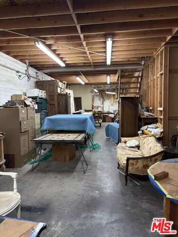 2252 W Washington Boulevard, Los Angeles, CA 90018