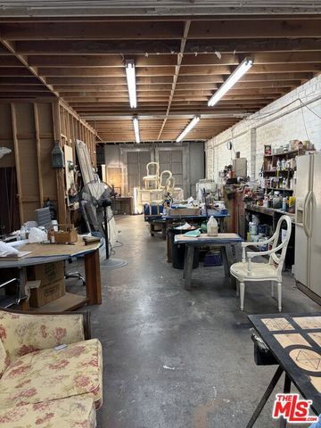 2252 W Washington Boulevard, Los Angeles, CA 90018