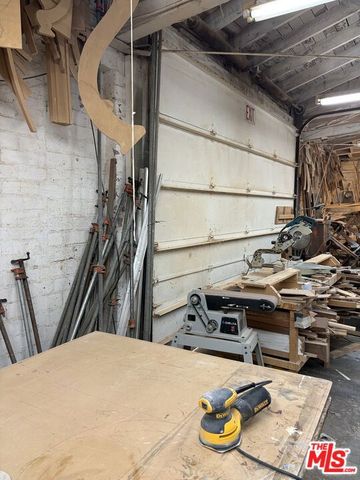 2252 W Washington Boulevard, Los Angeles, CA 90018