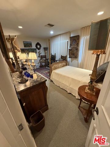 2252 W Washington Boulevard, Los Angeles, CA 90018