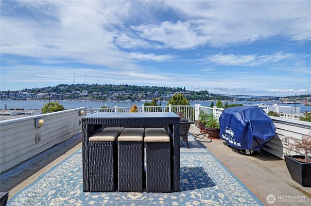 2215 Yale Ave E, Seattle, WA 98102