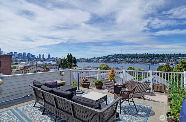 2215 Yale Ave E, Seattle, WA 98102