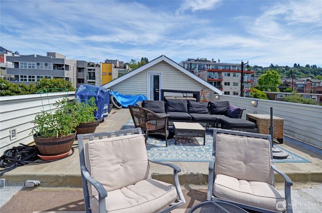 2215 Yale Ave E, Seattle, WA 98102