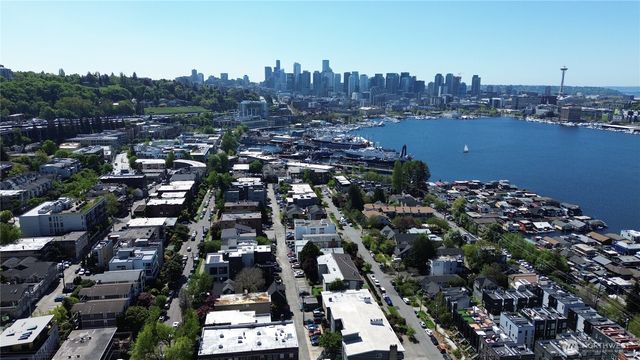 2215 Yale Ave E, Seattle, WA 98102