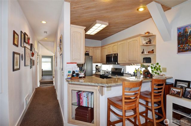2215 Yale Ave E, Seattle, WA 98102