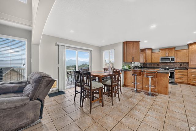 5668 W TUSCAN ROSE CIR, Herriman, UT 84096