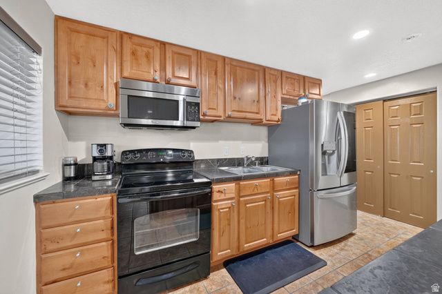 5668 W TUSCAN ROSE CIR, Herriman, UT 84096