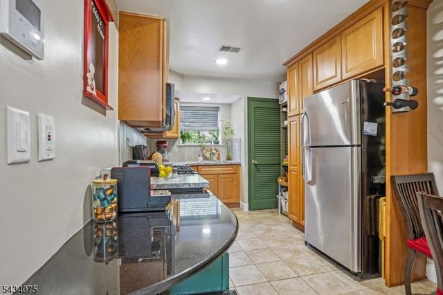 272 Walnut St 6D, Newark City, NJ 07105