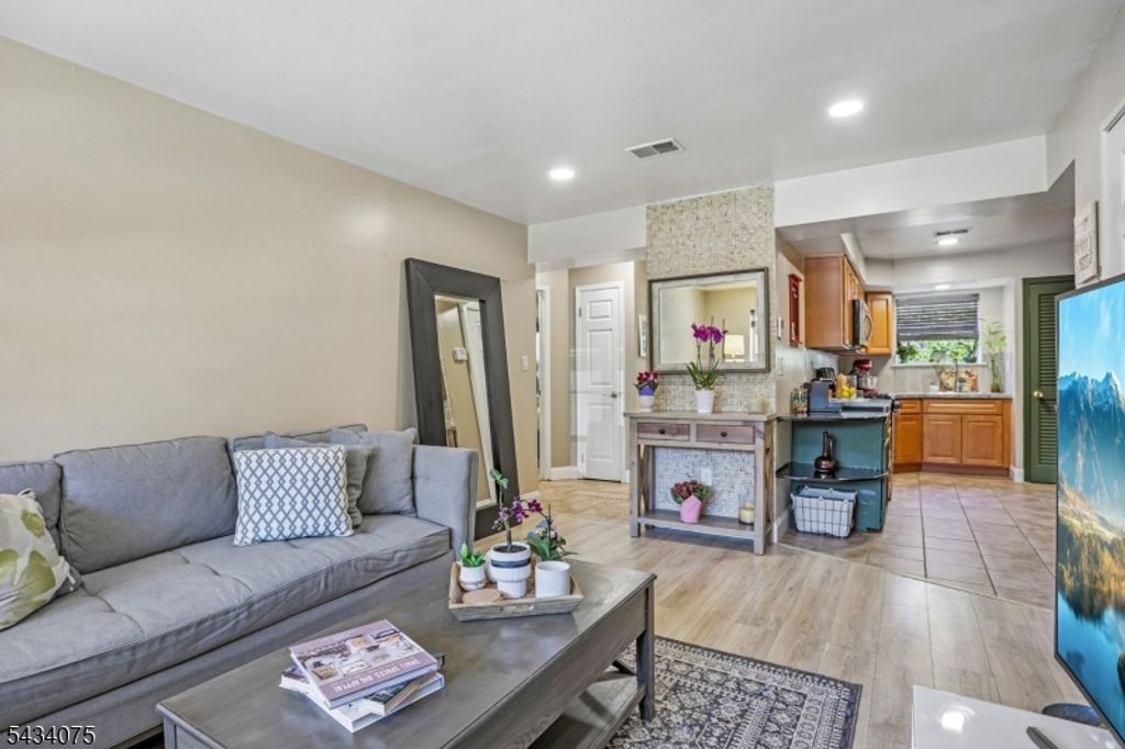 272 Walnut St 6D, Newark City, NJ 07105 — photo 5