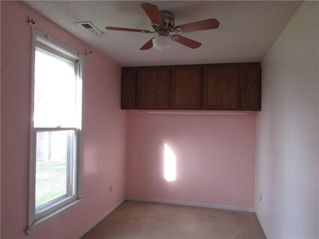 517 Lincoln Avenue, Osawatomie, KS 66064