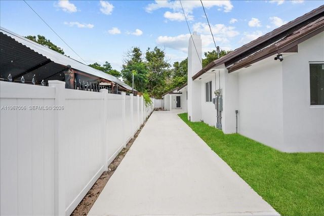 3389 NW 14th Ave, Miami, FL 33142