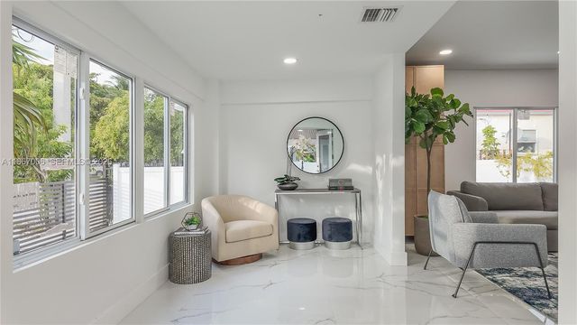 3389 NW 14th Ave, Miami, FL 33142