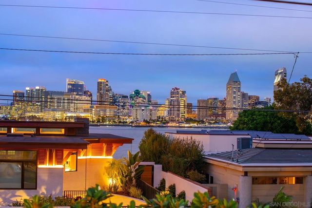 420 1st St, Coronado, CA 92118