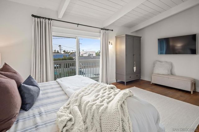 420 1st St, Coronado, CA 92118