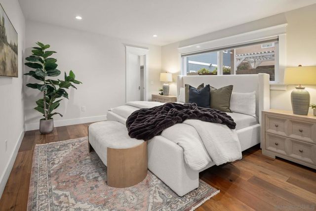 420 1st St, Coronado, CA 92118