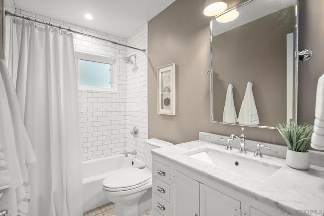 420 1st St, Coronado, CA 92118