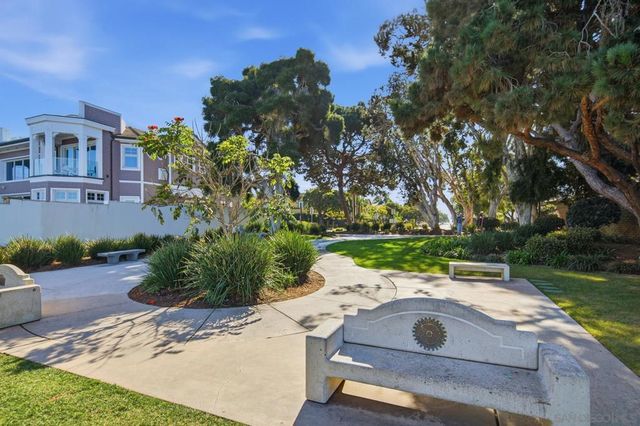 420 1st St, Coronado, CA 92118