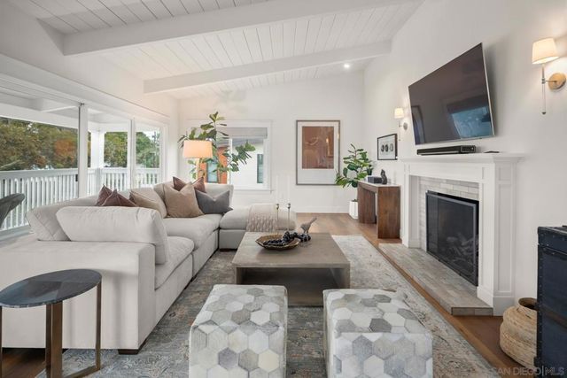 420 1st St, Coronado, CA 92118