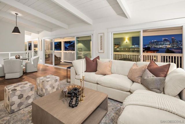 420 1st St, Coronado, CA 92118