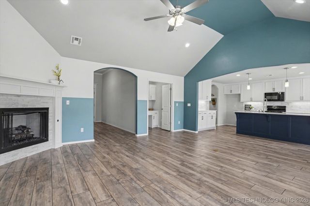 10104 S 233rd East Avenue, Broken Arrow, OK 74014