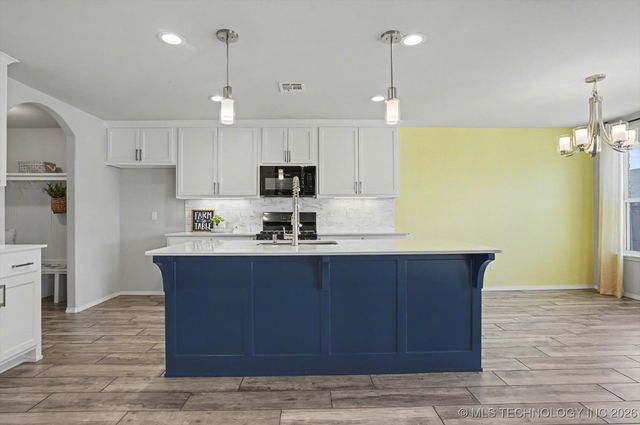 10104 S 233rd East Avenue, Broken Arrow, OK 74014