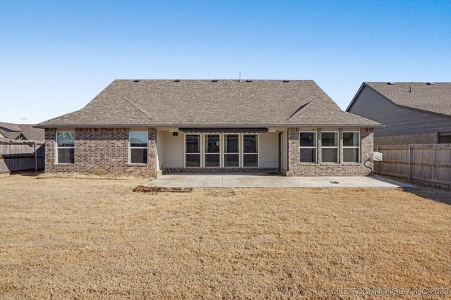 10104 S 233rd East Avenue, Broken Arrow, OK 74014