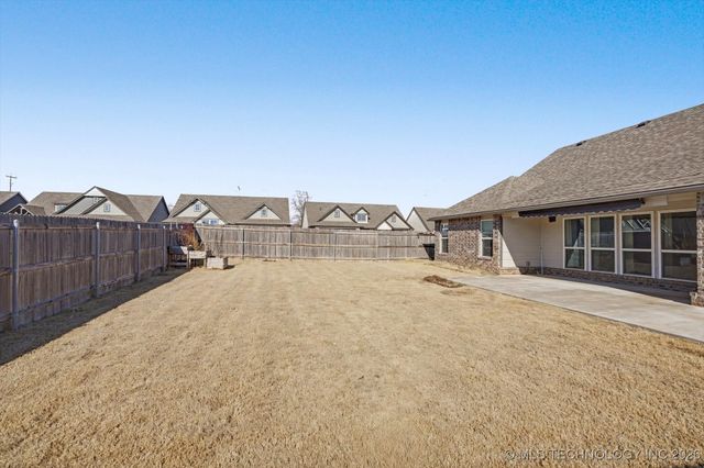 10104 S 233rd East Avenue, Broken Arrow, OK 74014