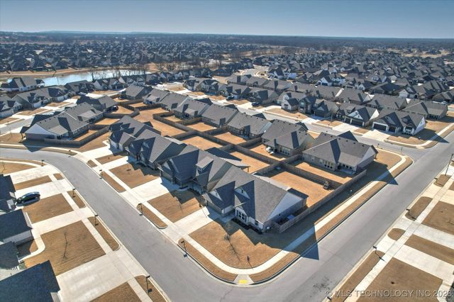 10104 S 233rd East Avenue, Broken Arrow, OK 74014