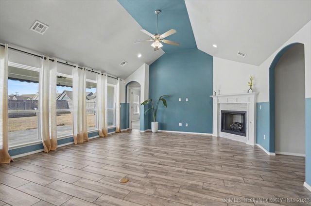 10104 S 233rd East Avenue, Broken Arrow, OK 74014