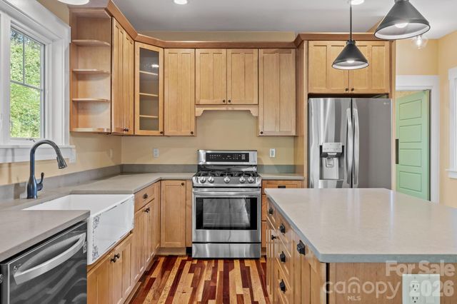 19 Magnolia Farms Drive, Asheville, NC 28806