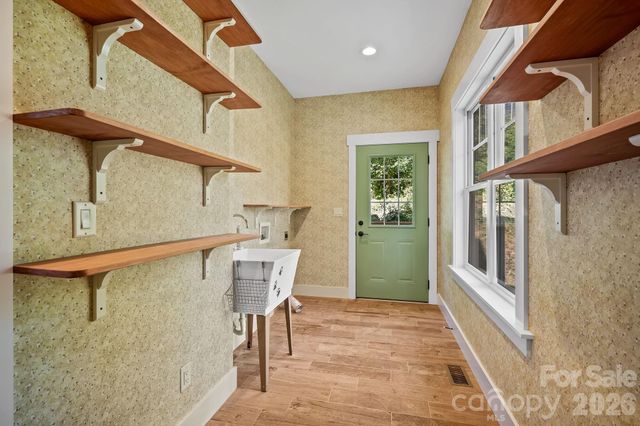 19 Magnolia Farms Drive, Asheville, NC 28806