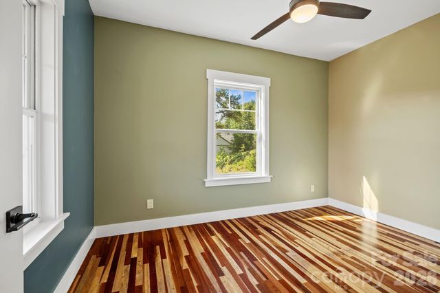 19 Magnolia Farms Drive, Asheville, NC 28806