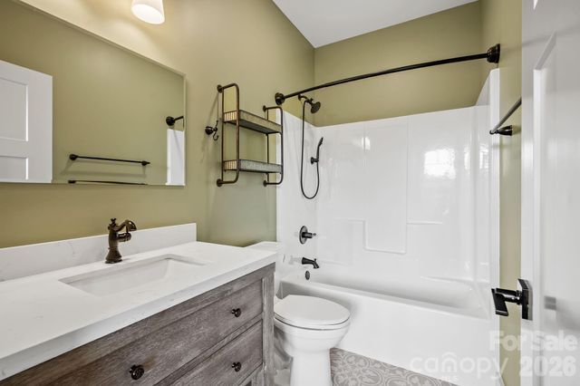 19 Magnolia Farms Drive, Asheville, NC 28806