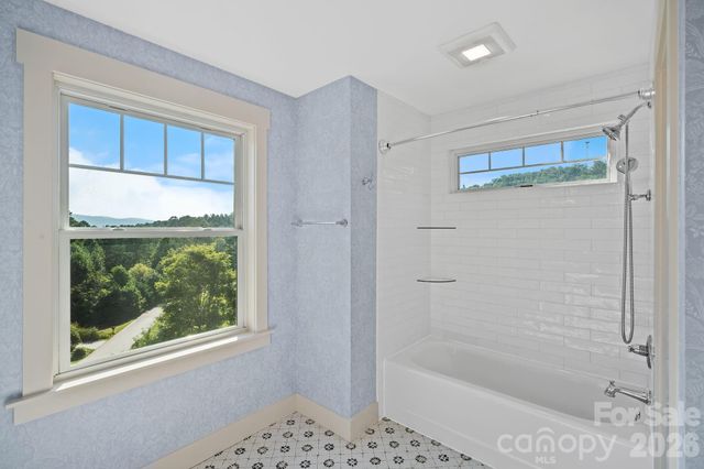 19 Magnolia Farms Drive, Asheville, NC 28806