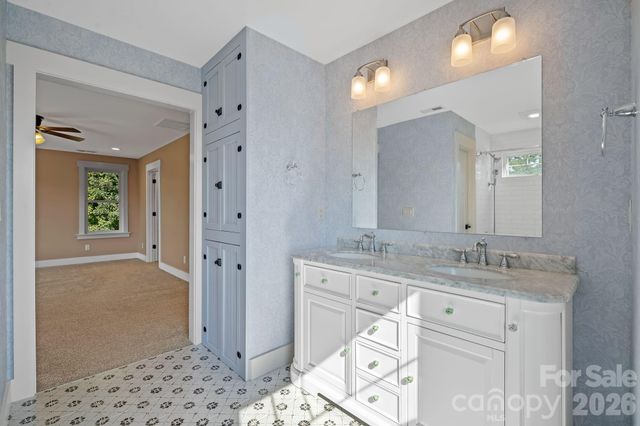 19 Magnolia Farms Drive, Asheville, NC 28806