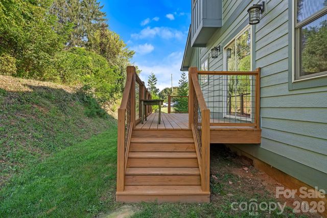 19 Magnolia Farms Drive, Asheville, NC 28806