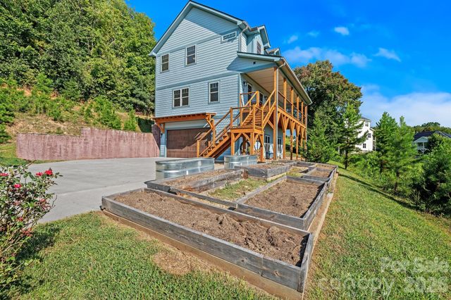 19 Magnolia Farms Drive, Asheville, NC 28806