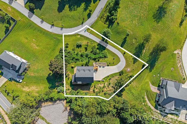 19 Magnolia Farms Drive, Asheville, NC 28806