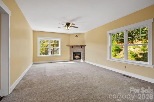 19 Magnolia Farms Drive, Asheville, NC 28806