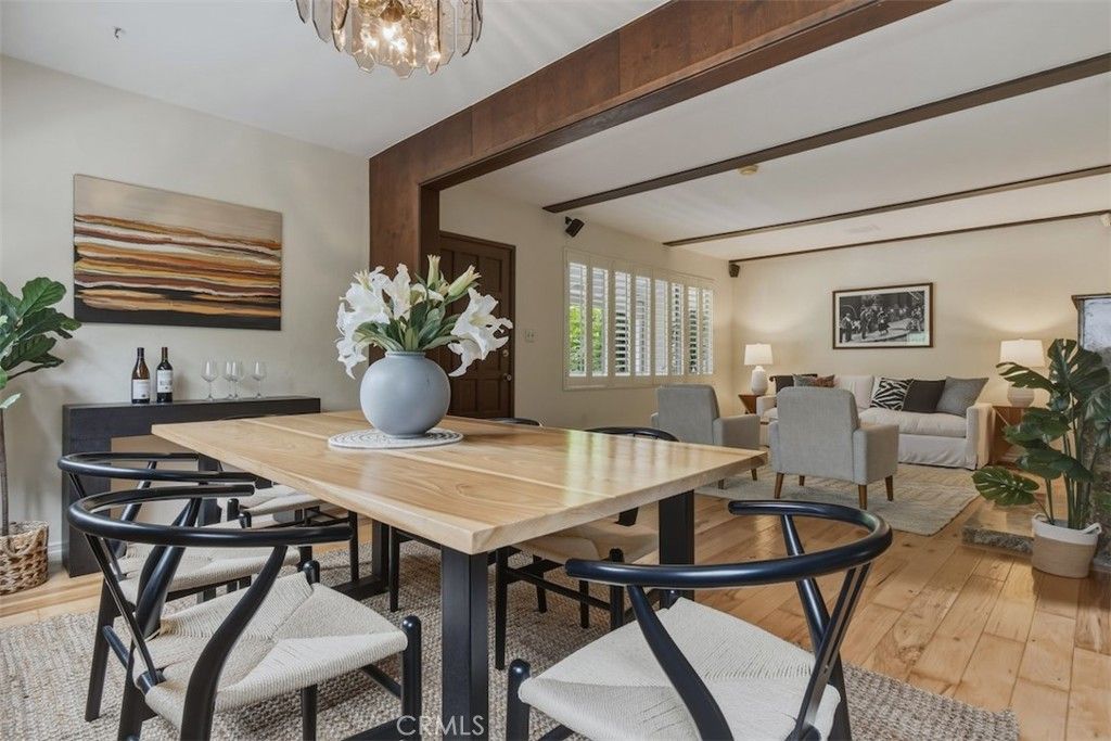Image 13 of property listing at 14451 Greenleaf Street, Sherman Oaks, CA 91423