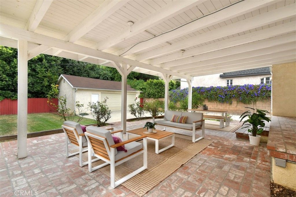 Image 35 of property listing at 14451 Greenleaf Street, Sherman Oaks, CA 91423