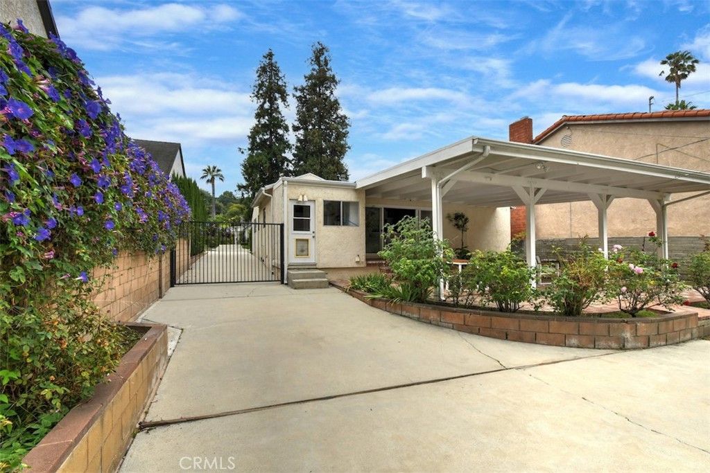 Image 41 of property listing at 14451 Greenleaf Street, Sherman Oaks, CA 91423