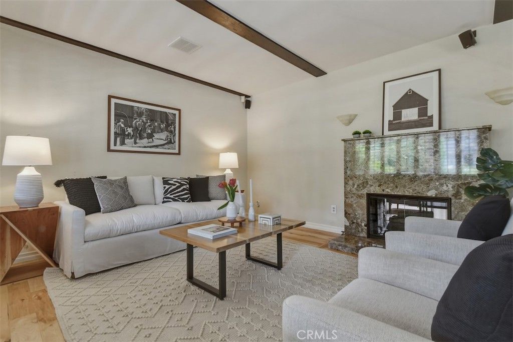 Image 8 of property listing at 14451 Greenleaf Street, Sherman Oaks, CA 91423