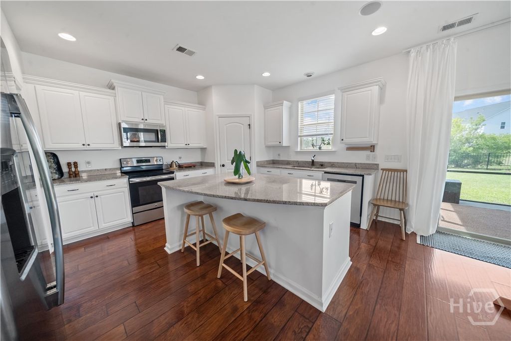 Image 10 of property listing at 60 McCrady Drive, Richmond Hill, GA 31324