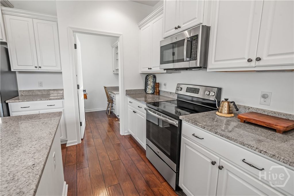 Image 11 of property listing at 60 McCrady Drive, Richmond Hill, GA 31324