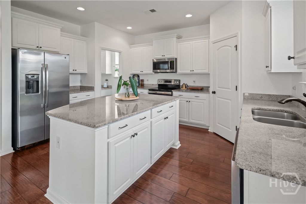 Image 12 of property listing at 60 McCrady Drive, Richmond Hill, GA 31324