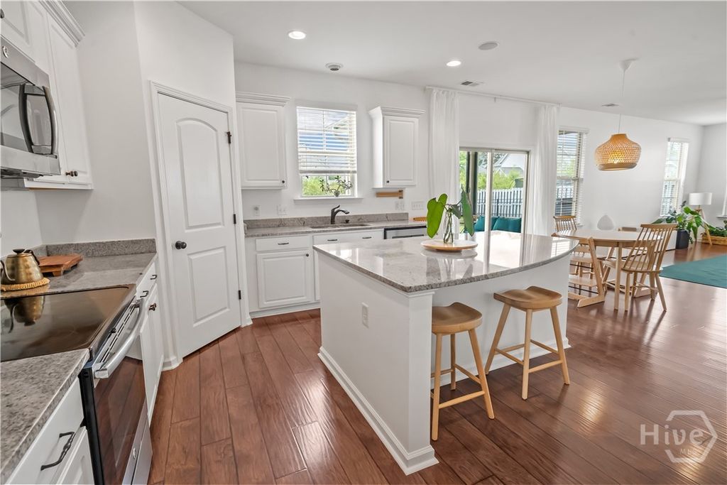 Image 13 of property listing at 60 McCrady Drive, Richmond Hill, GA 31324