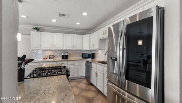 8213 E WHITTON Avenue, Scottsdale, AZ 85251