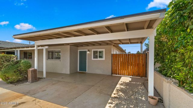 8213 E WHITTON Avenue, Scottsdale, AZ 85251